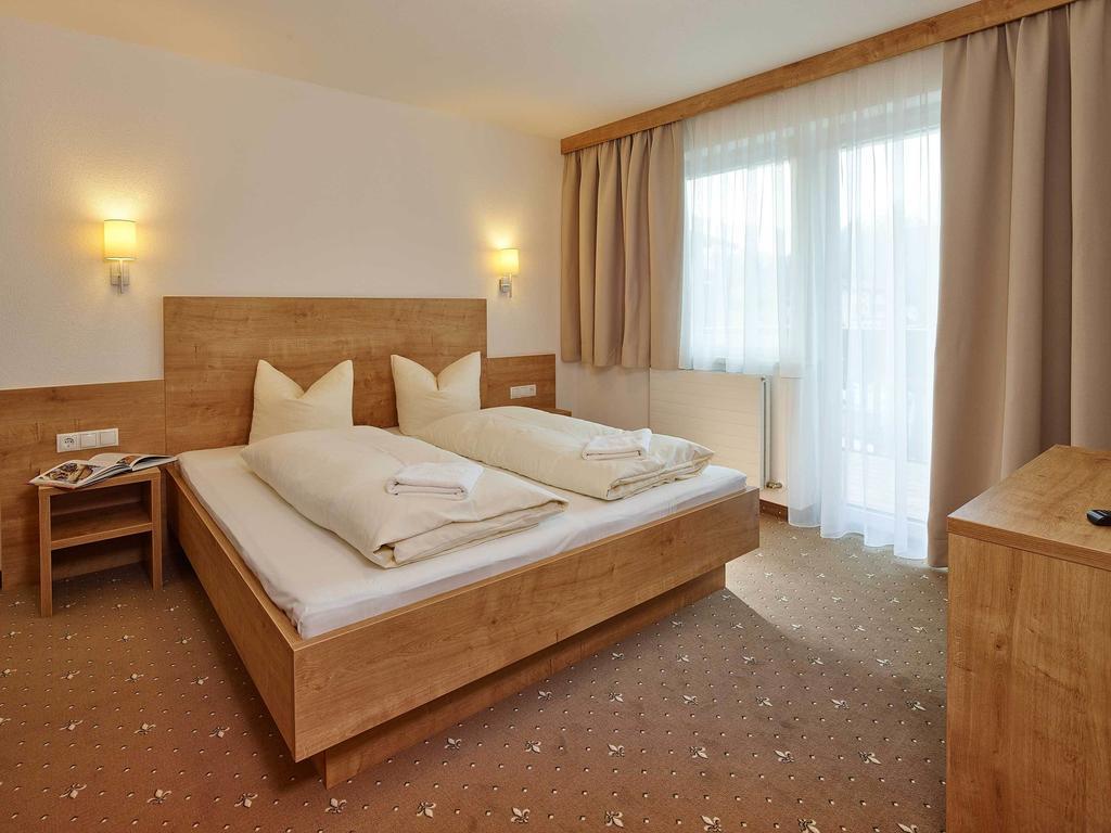 Appartement Gaestehaus Bergkristall Solden Room photo