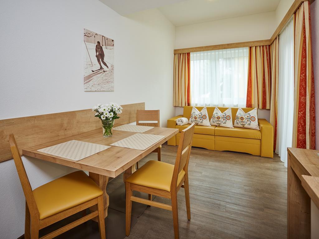 Appartement Gaestehaus Bergkristall Solden Exterior photo